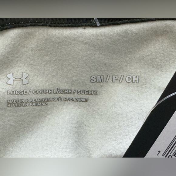 New ~ UNDER ARMOUR ~ Cold Weather Funnel Neck Top Size S - Picture 4 of 9